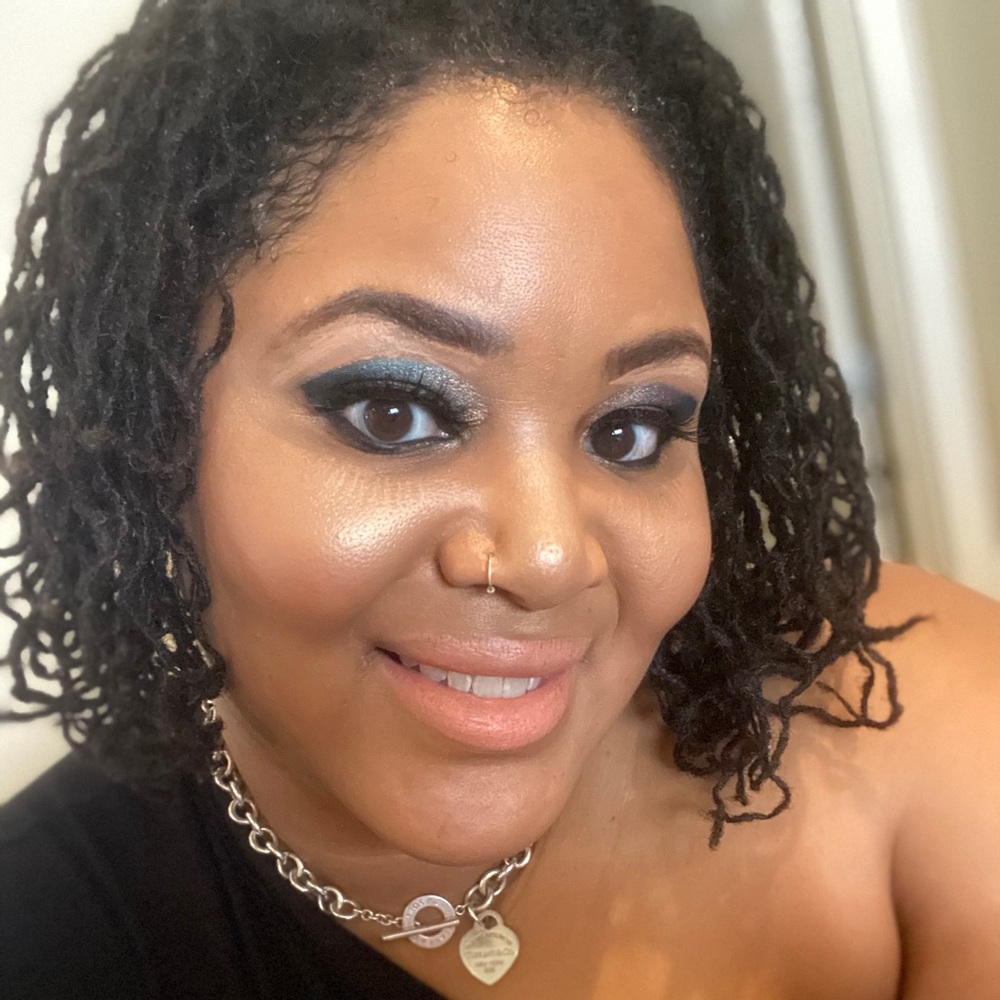 Meet your Posher, Monique